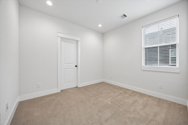 Building Photo - 5406 Wheatley St