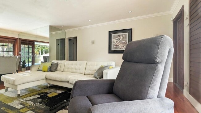 Building Photo - 4027 Pierce St