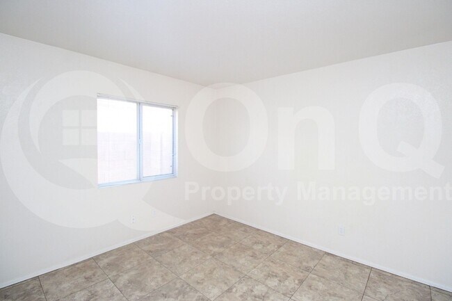 Building Photo - 2316 E Kelton Ln