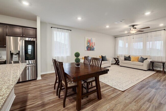 Building Photo - 200 Arrowhead Vine St