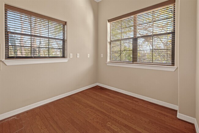 Building Photo - 2063 W 14th 1/2 St