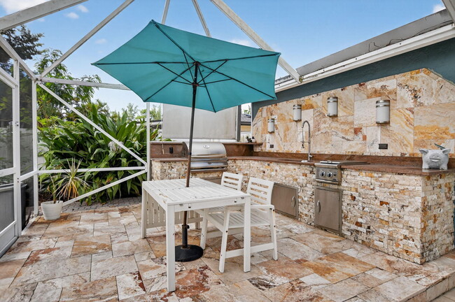 Building Photo - 11170 Mohawk St