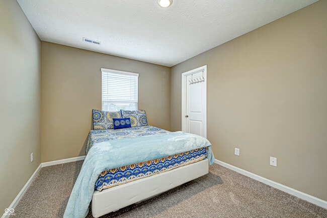 Building Photo - 1728 Gordon Dr