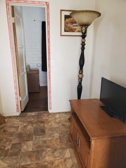 Building Photo - 131 Crowley Lake Dr