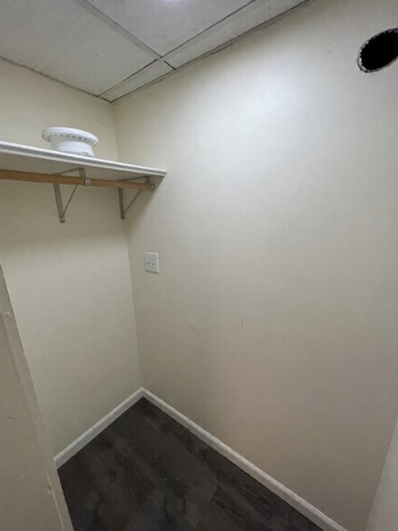 Building Photo - 10 Wallace St