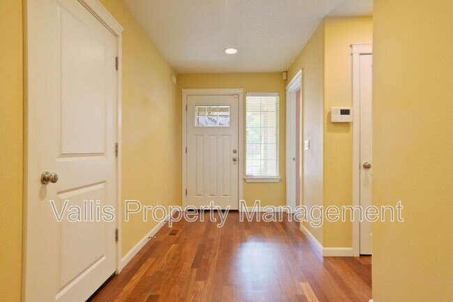 Building Photo - 2173 Laurine Ct NE
