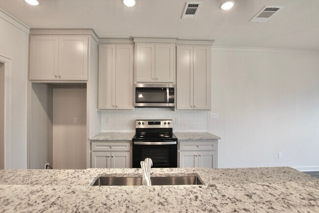 Building Photo - Luxury 3 Bedroom 2 Bath Townhomes in Bullard ISD!