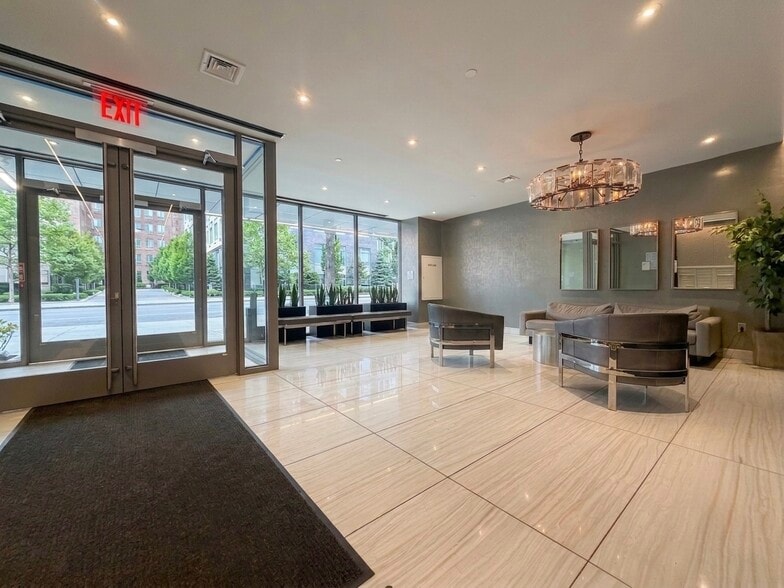 Building Photo - Parkhill City