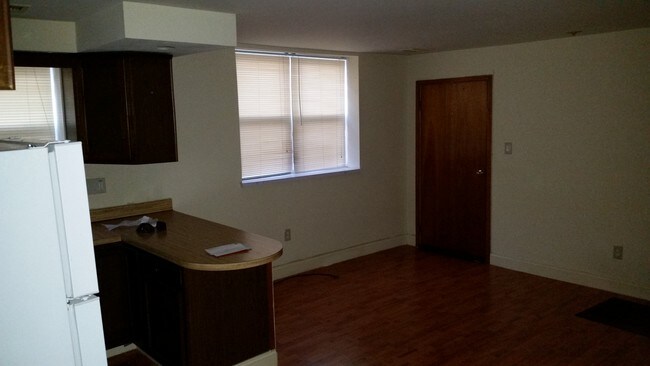 Primary Photo - 1514 W Shunk St