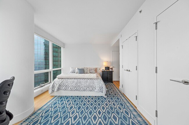 Building Photo - 77 Hudson St