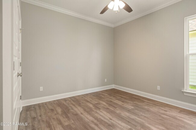 Building Photo - 209 Bennington Ln