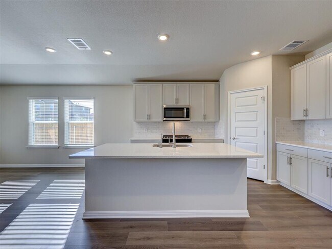 Building Photo - 100 Greenspire Ln