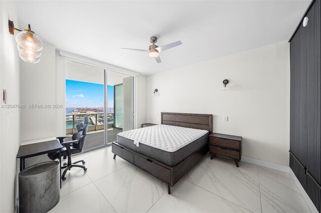 Building Photo - 900 Biscayne Blvd