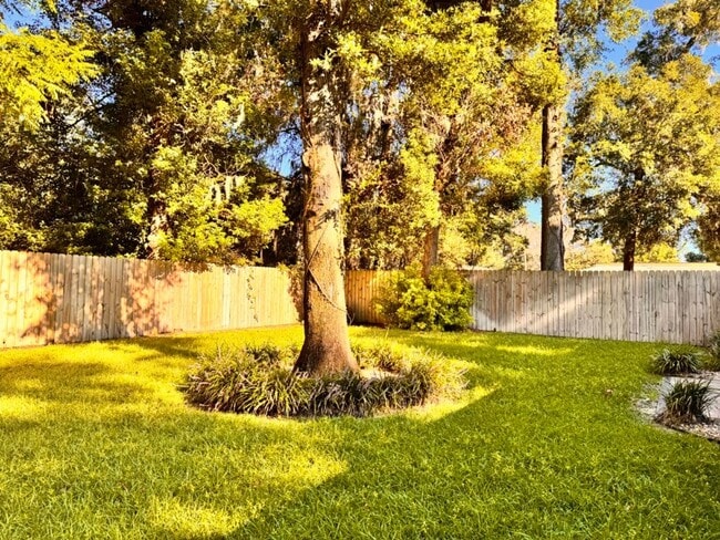 Building Photo - RENTAL