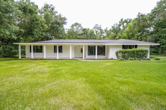 Building Photo - 806 E Verbena Ave