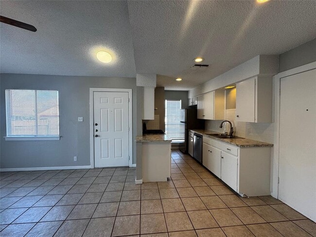 Building Photo - 5916 Cherry Loop