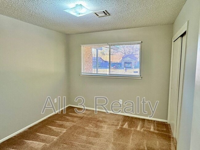 Building Photo - 6204 Lycoming Rd