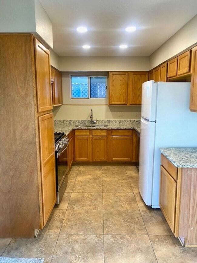 Primary Photo - Great 4 Bedroom Home, Location, location!