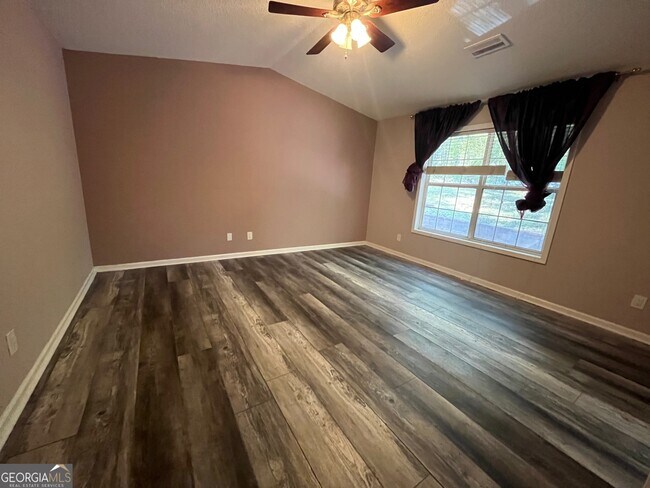 Building Photo - 70 Park Meadows Dr SW