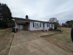 Building Photo - 3BD/2BA Single Family Home in Hickory, NC!