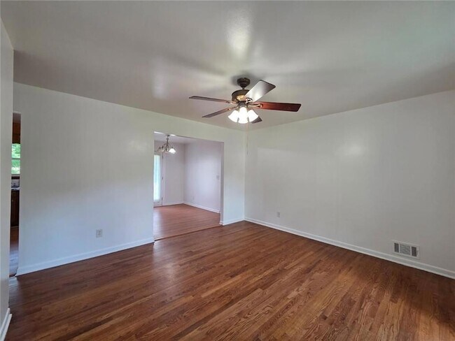 Building Photo - 762 Lancelot Dr