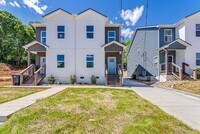 Building Photo - 3425 Garden Dr