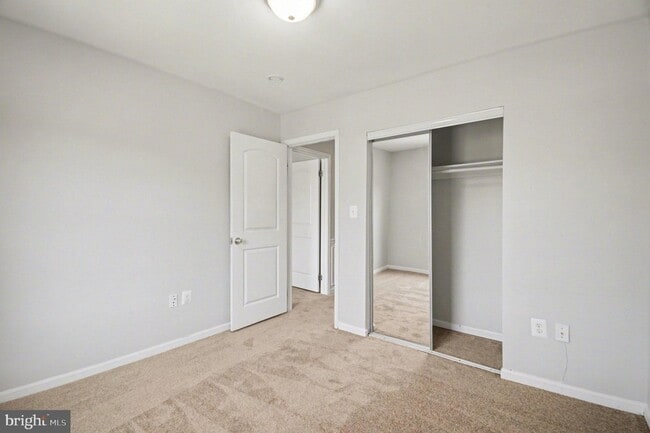 Building Photo - 3648 McDowell Ct