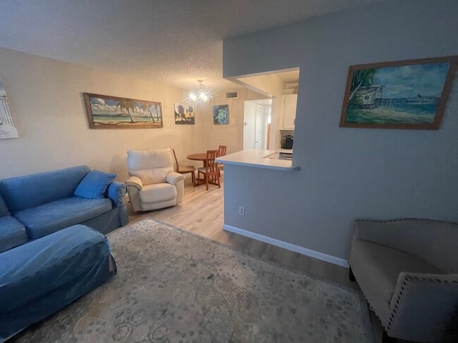 Building Photo - 52 Woodland Dr