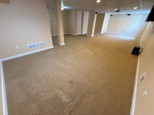 Building Photo - 26993 Maxwell Ct