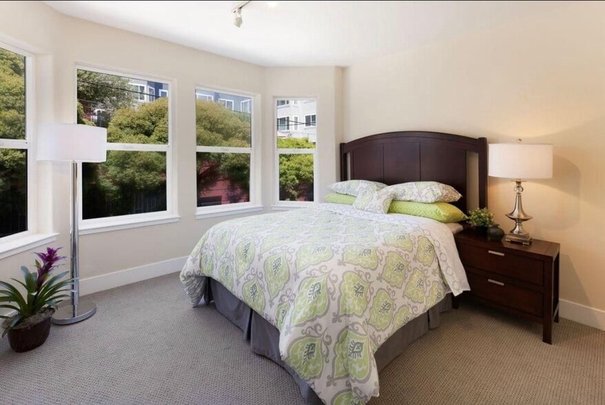 Building Photo - 269 Hickory St