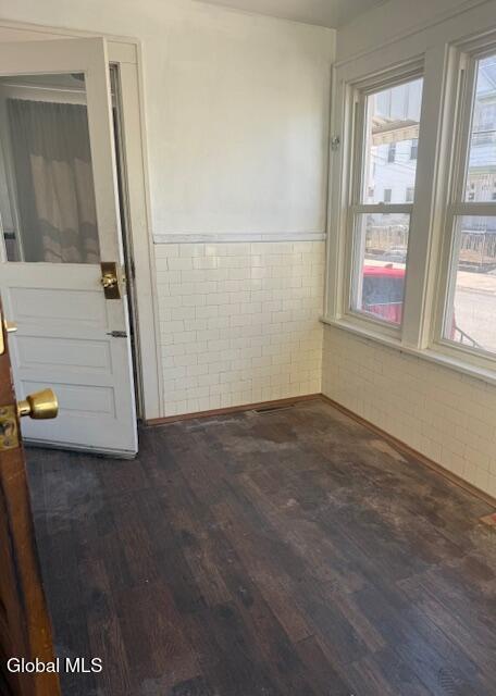 Building Photo - 1025 Pleasant St