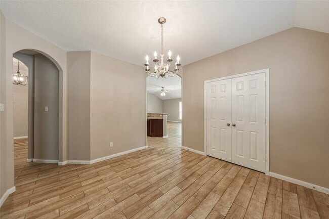 Building Photo - 30627 N Sulphur Creek Dr