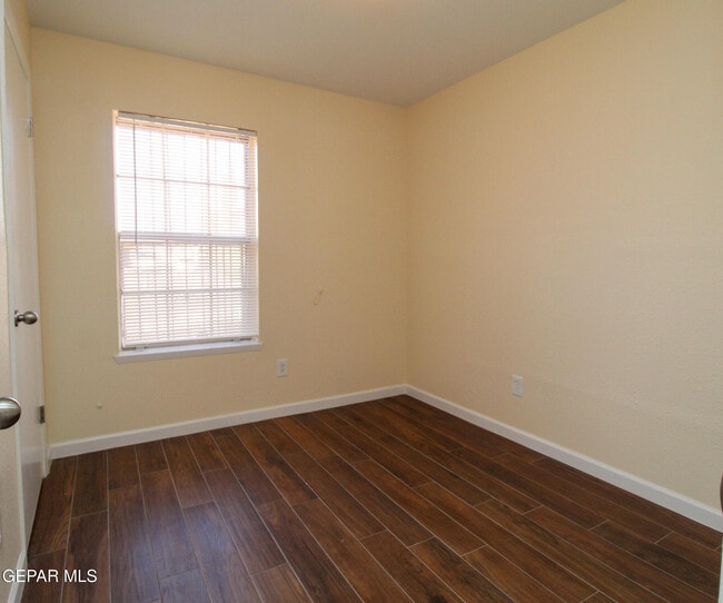Building Photo - 1808 Dean Martin Dr