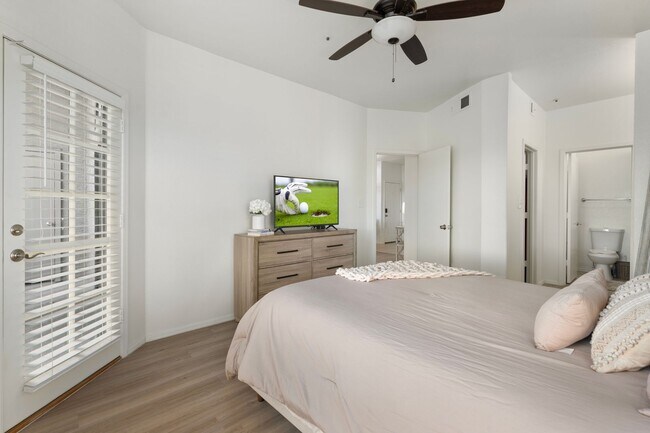 Building Photo - Scottsdale Condo!