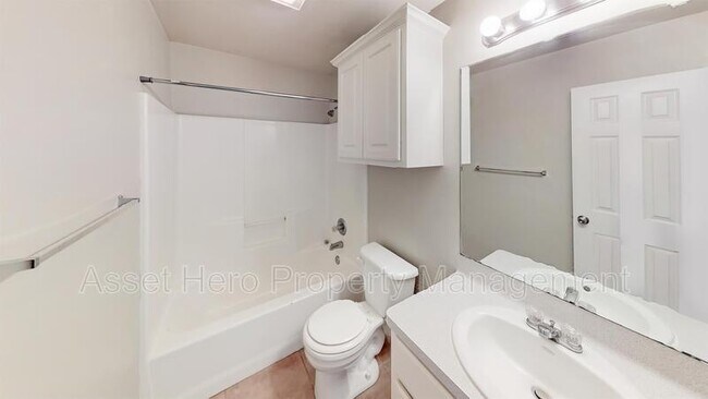 Building Photo - 9904 Risky's Ranch Dr