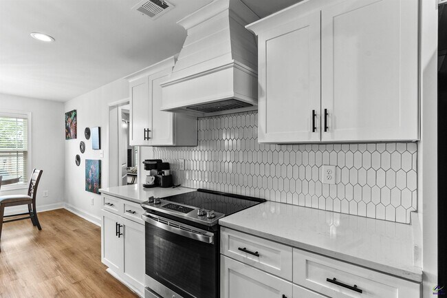 Building Photo - 241 Overton Dr