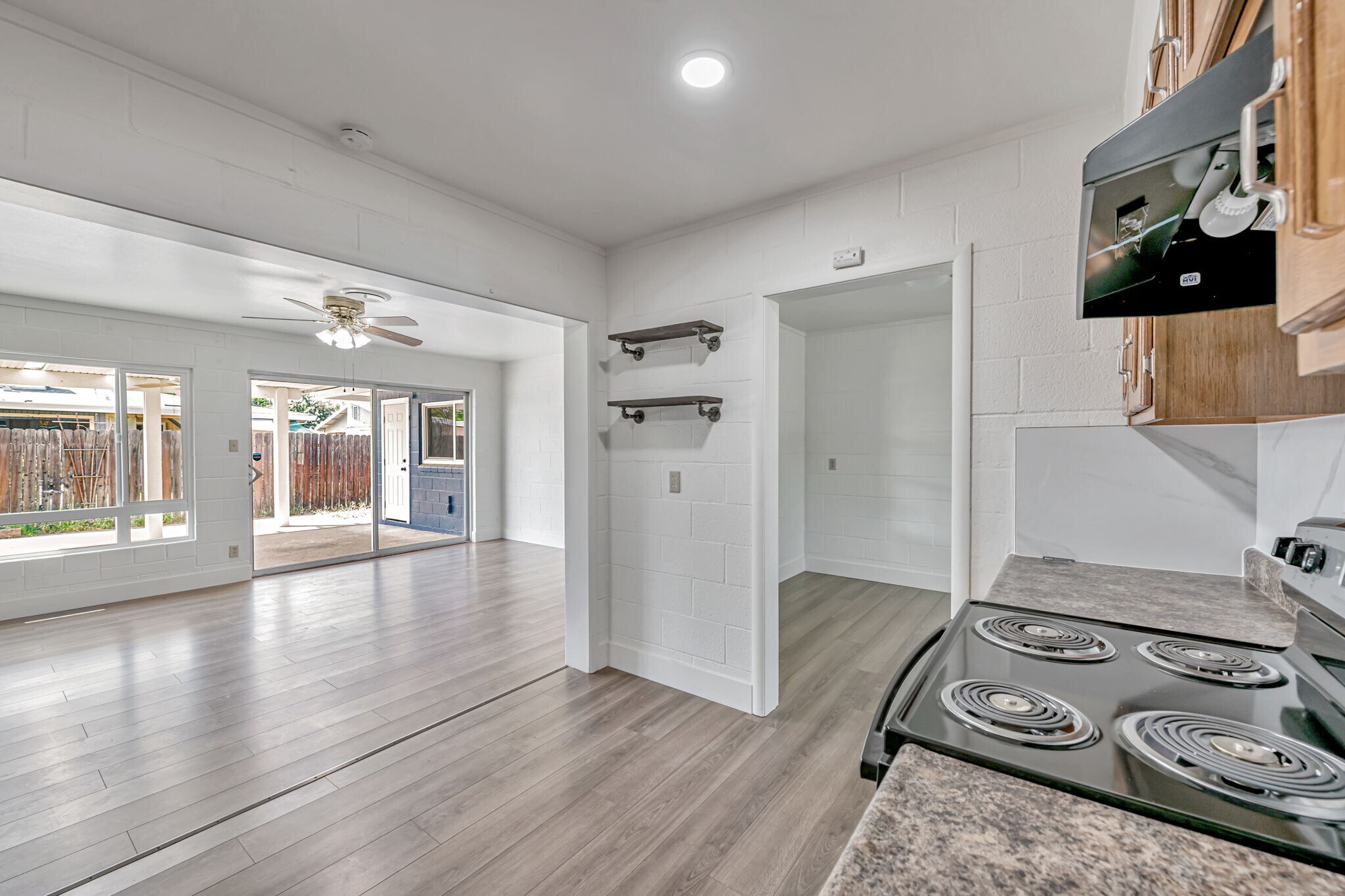 Building Photo - 5400 Valletta Way