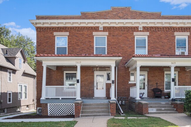 Building Photo - 3419 Dewey Ave