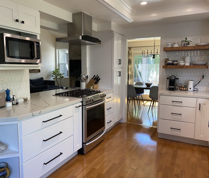 Building Photo - 52 Rainbow Cir