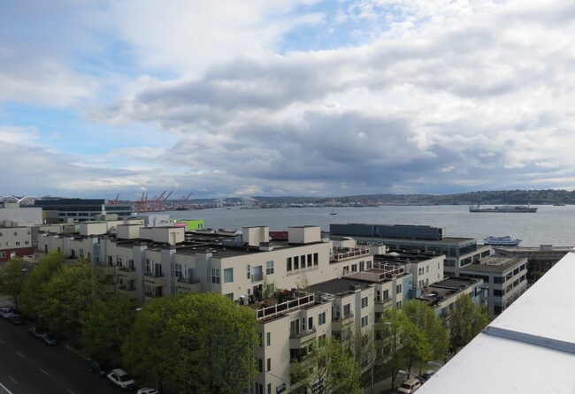 Building Photo - Spacious Belltown Condo @ the Ideal Location!