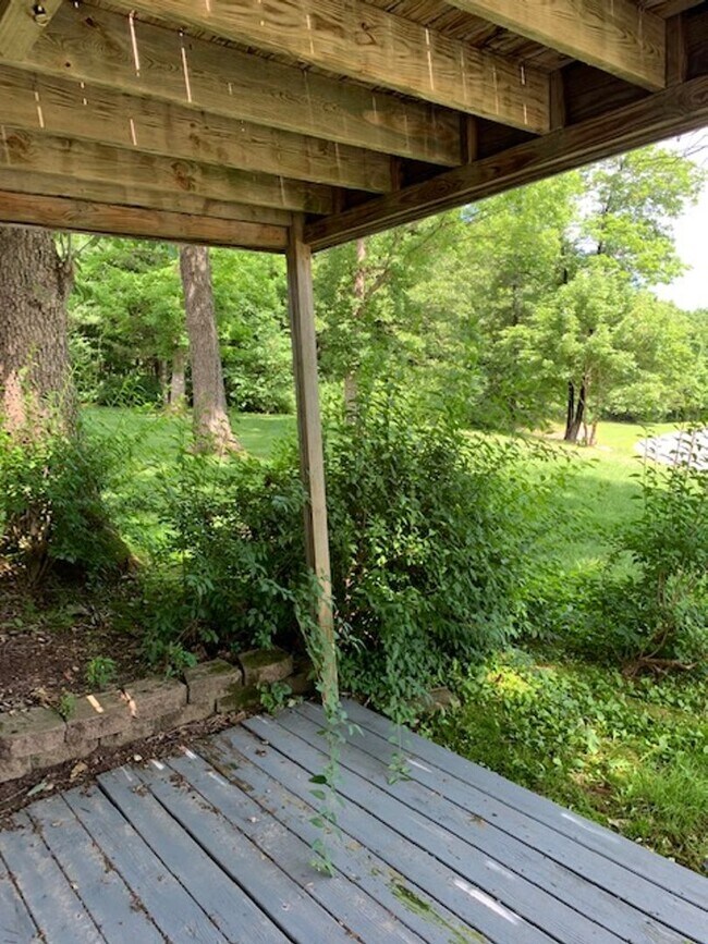 Building Photo - Spacious 3 bedroom 3.5 Baths 2 Home Office...