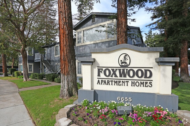 Building Photo - Foxwood Apartment Homes