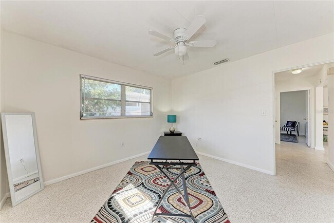 Building Photo - 2253 Arlington St