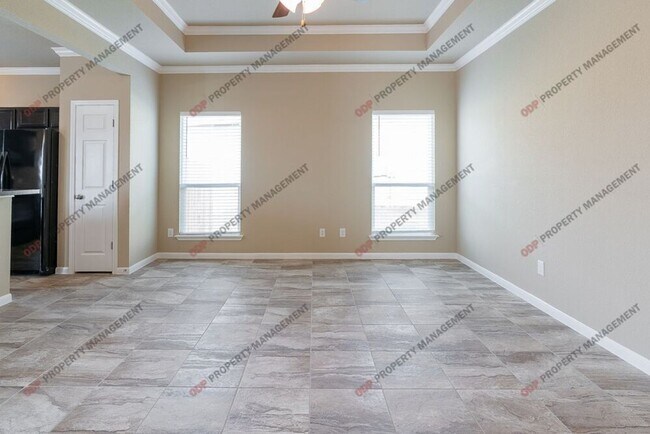 Building Photo - 2425 Bellmont