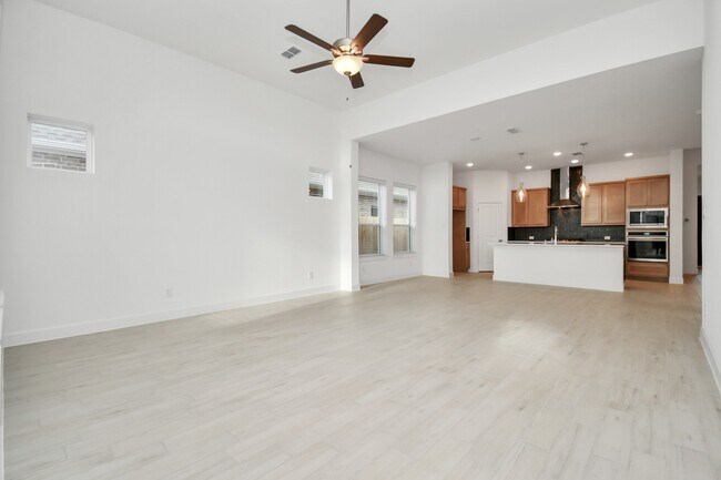 Building Photo - 211 Amaranth Wy