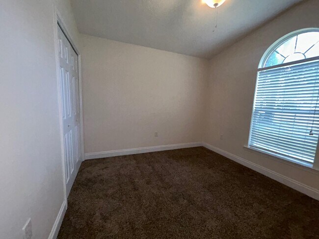 Building Photo - 3221 Twilight Dr