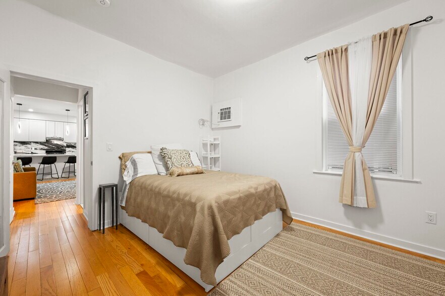 Building Photo - 6015 Boulevard E