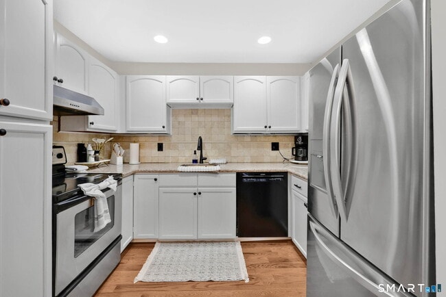 Building Photo - 3200 Madison Ave