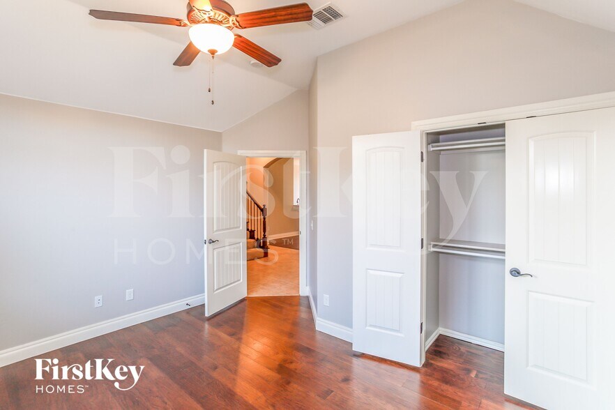 Building Photo - 648 Cristo Pass