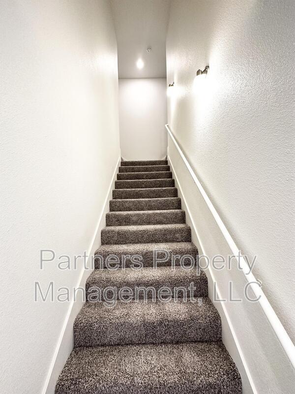 Building Photo - 875 S Amarillo Ave